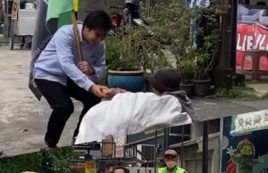 HMI FISIP Undip Berbagi Paket Berkah Ramadhan Kepada Masyarakat Marginal di wilayah Tembalang