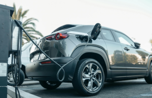 Panduan Mudah Menemukan SPKLU di Rest Area Tol Trans Jawa untuk Mudik Lebaran 2024