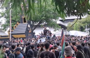 TNI Melanggar Meaningful Participation: HMI Cabang Semarang Berikan Sikap Untuk Tolak RUU-TNI Massa Aksi Demonstrasi di Semarang