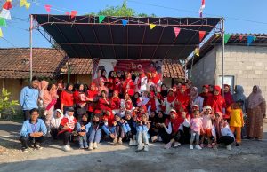 Kolaborasi KKN MB dan Masyarakat Desa Gemuhblanten, Berperan Aktif Sukseskan Senam Ceria Perayaan HUT RI Ke-80