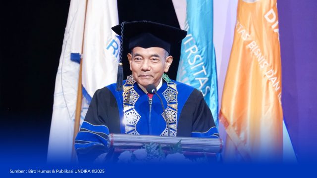 Wisuda Undira Wisuda Universitas Dian Nusantara